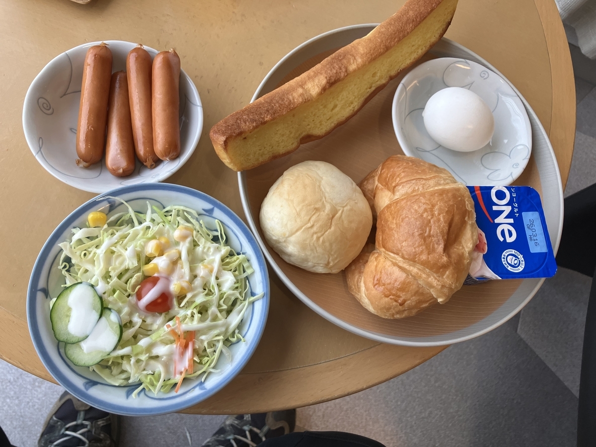 朝食