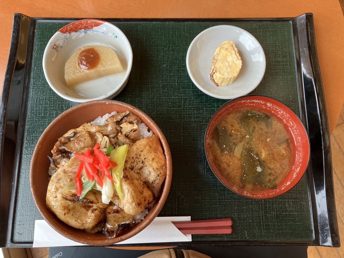 豚の蒲焼き丼