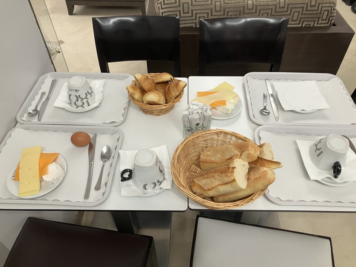 朝食３