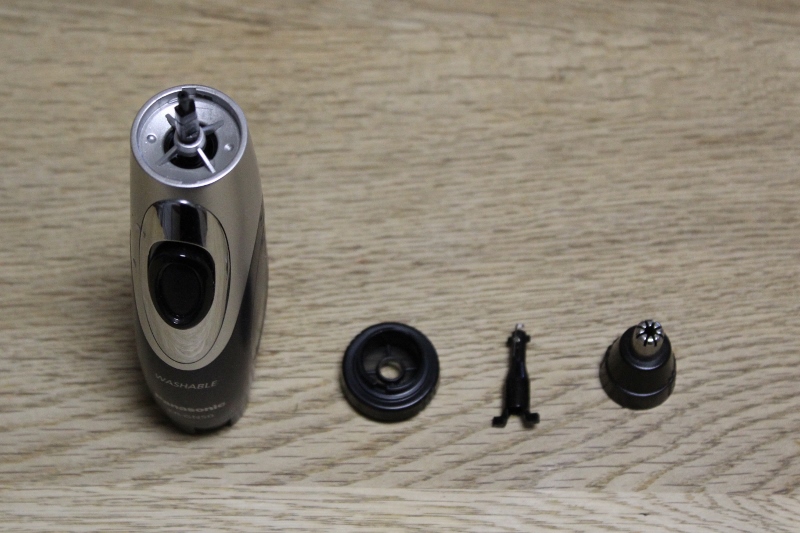 パナソニック鼻毛カッターER-GN50を外刃・内刃・毛クズフィルター・本体に分解した写真