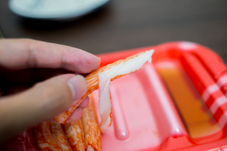 イオンで見つけたカニみたいだけどカニじゃない ほぼカニ 色んな調理法で食べて見た マグカメラ