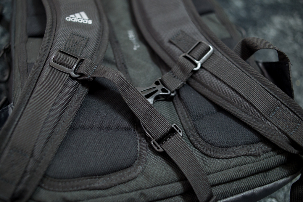 オシャレなadidasのopsバックパックはカメラバッグとしても最強だった件 マグカメラ オシャレなadidasのopsバックパックはカメラバッグとしても最強だった件 マグカメラ