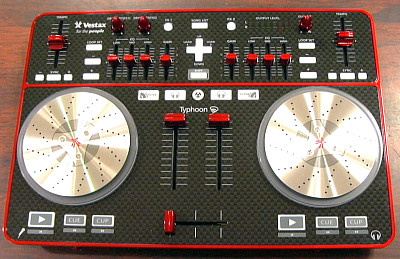 赤いボディがカッコいい！！「Vestax Typhoon」のご紹介 - 島村楽器 ...