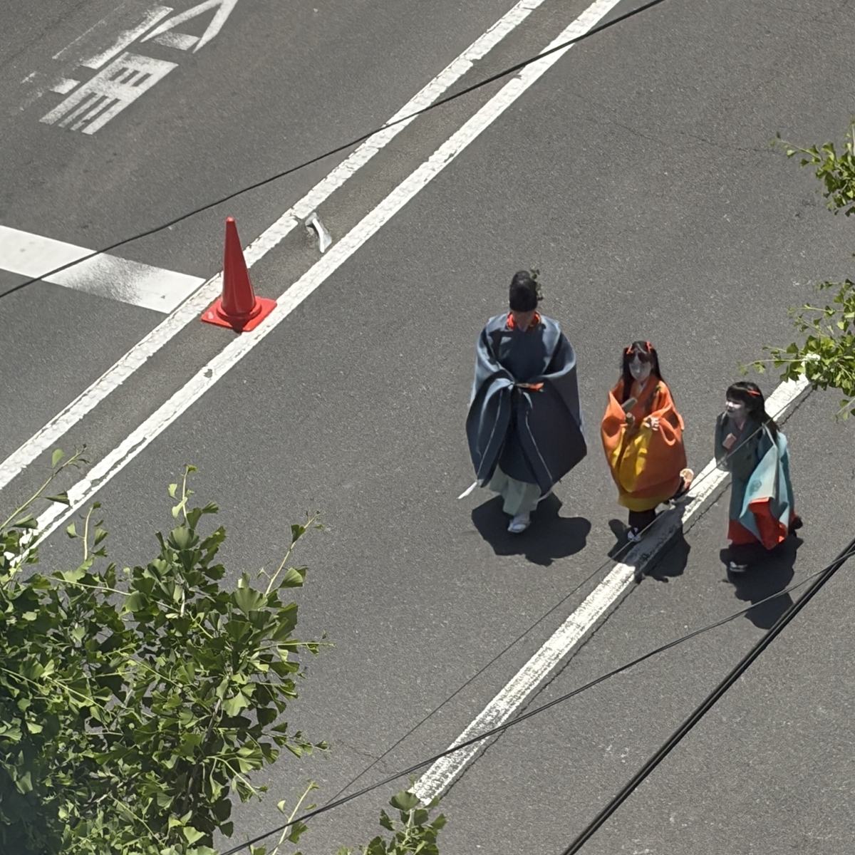色違い3人組の稚児たち