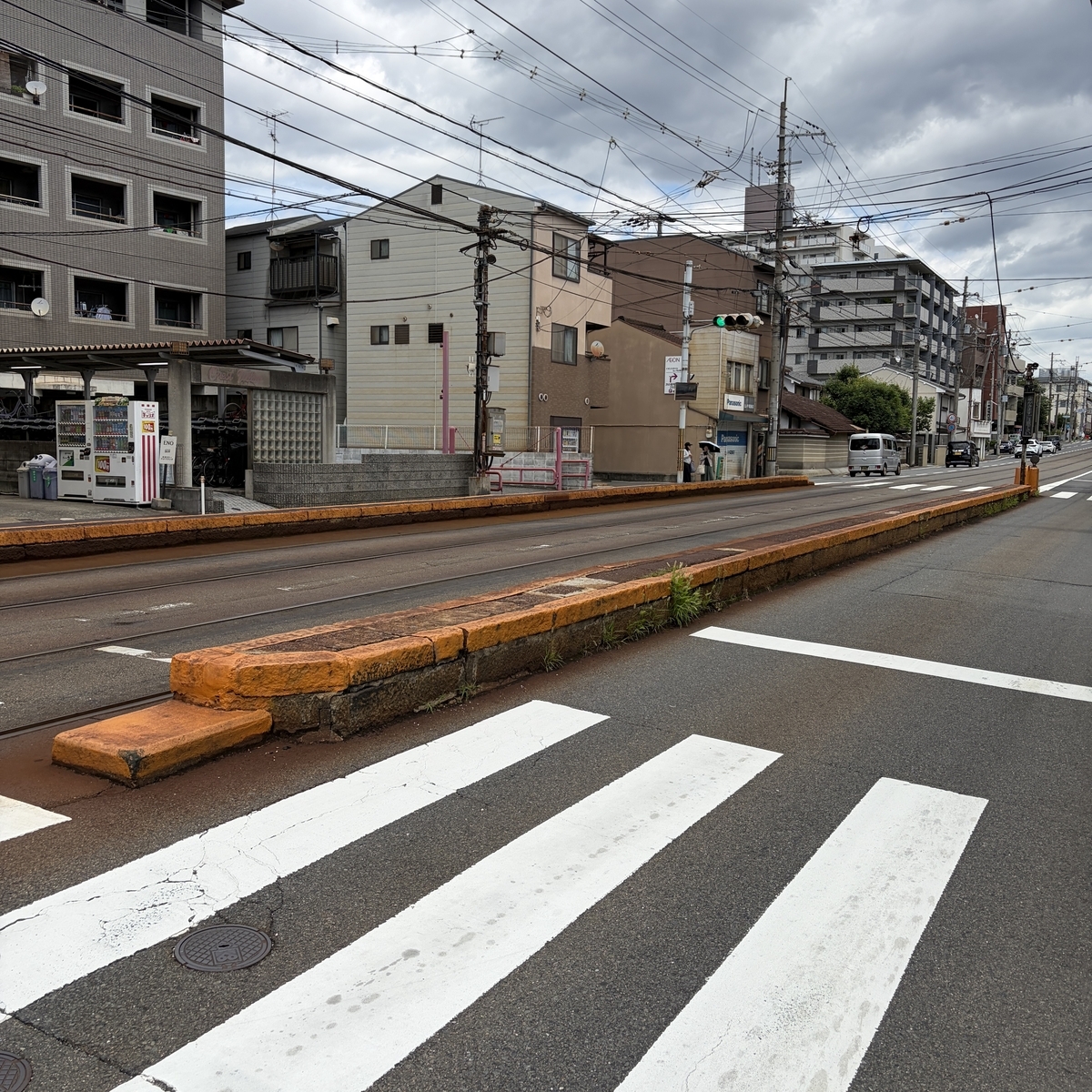電車が出発した後の山之内駅のホーム
