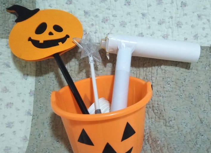 ハロウィン遊び ピニャータ割り お菓子ピストル 算数マジック セイハのハロウィンパーティーでもらったオモチャ 知らなかった 日記 ハロウィン遊び ピニャータ割り お菓子ピストル 算数マジック セイハのハロウィンパーティーでもらったオモチャ 知らなかった 日記