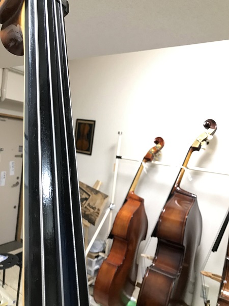 コントラバスの指板削り修理も行っています。 - BASSLAND
