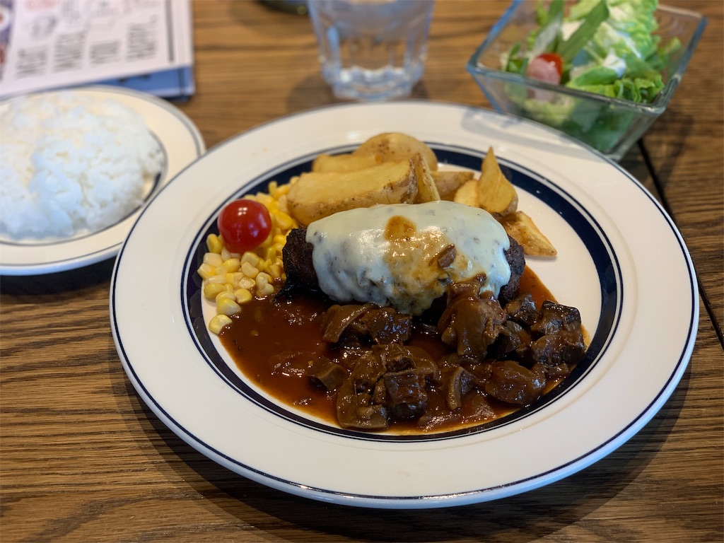 熟成牛ゴルゴンゾーラハンバーグランチ