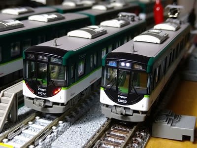 鉄コレ京阪13000系ライト点灯化改造 - S56製作所
