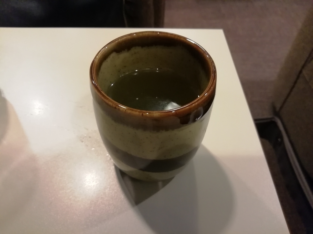 飲み終わってしばらくすると、さっとお茶が出てくる。さすが！（何が？w）喫茶室ルノアール 神田北口駅前店