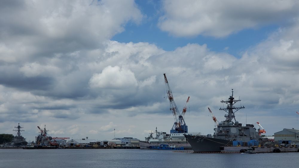 米軍横須賀基地の艦船