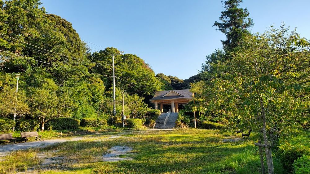 塚山公園・中央広場の休憩所