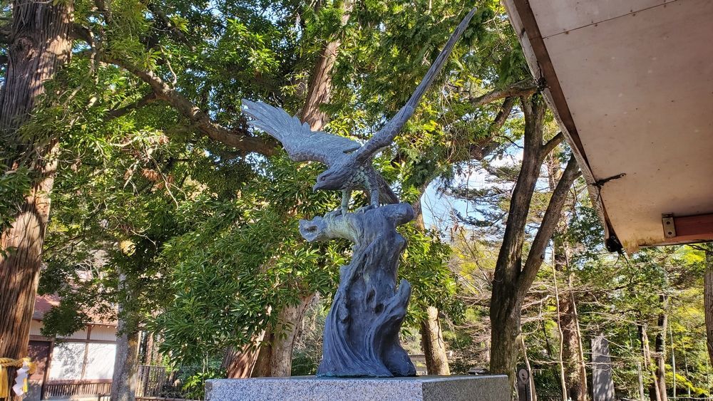 青葉神社にあった像