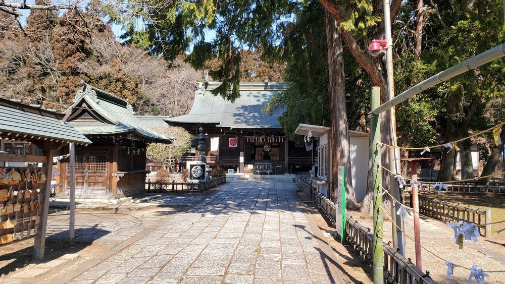 青葉神社・参道と拝殿