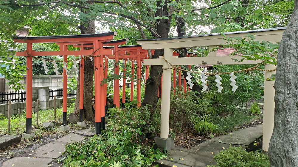 若宮八幡宮の境内社