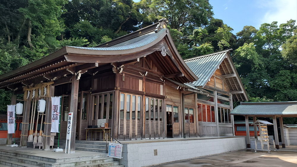 富岡八幡宮 拝殿と覆殿