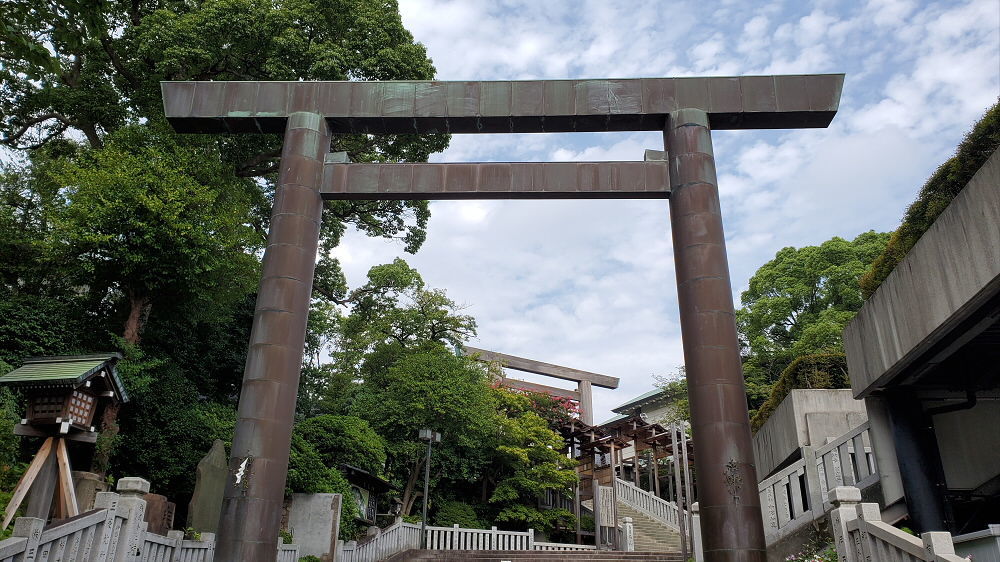 伊勢山皇大神宮の鳥居