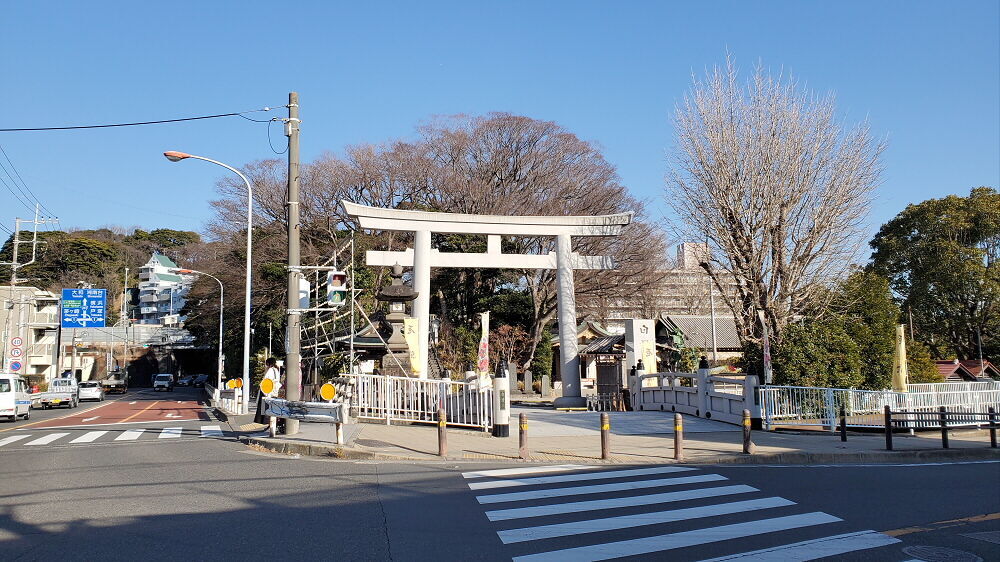 白旗神社 入口付近