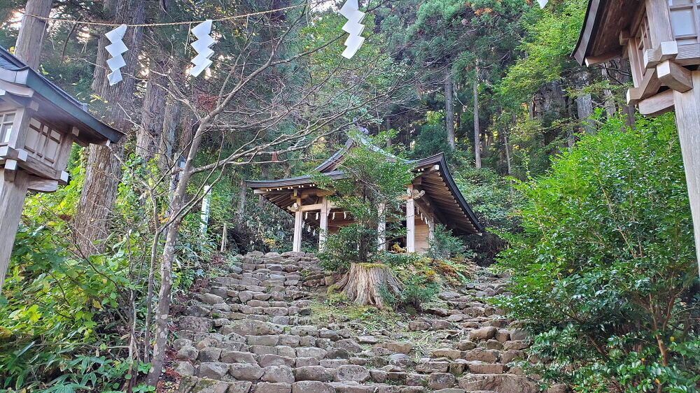 真山神社 薬師堂