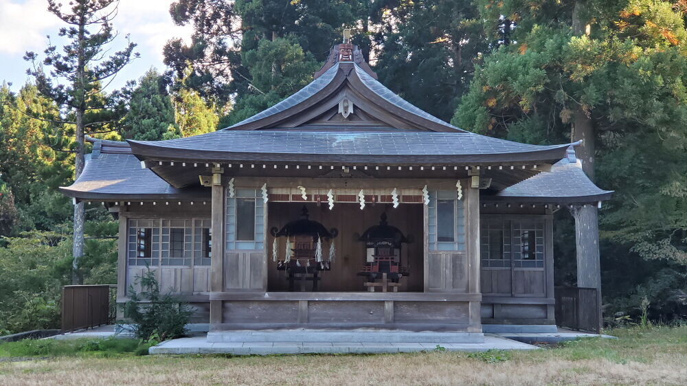 真山神社 神楽殿