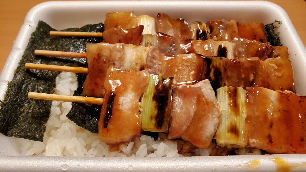 函館 やきとり弁当 ハセガワストア