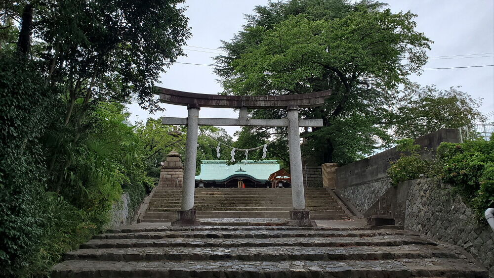 子鍬倉神社 石段と鳥居