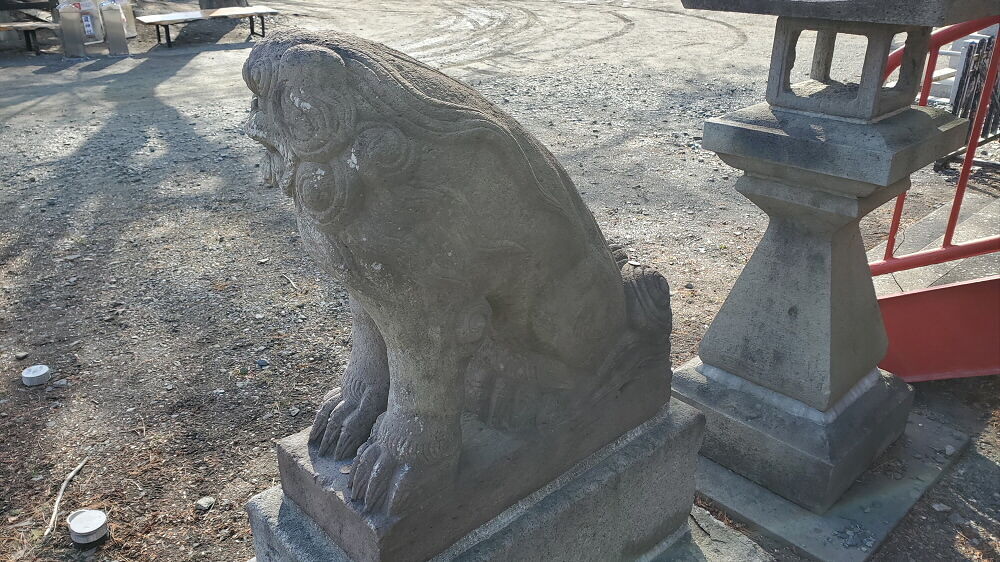 法霊山龗神社 狛犬の後ろ姿