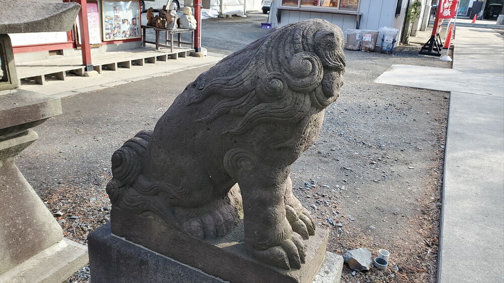 法霊山龗神社 狛犬の後ろ姿