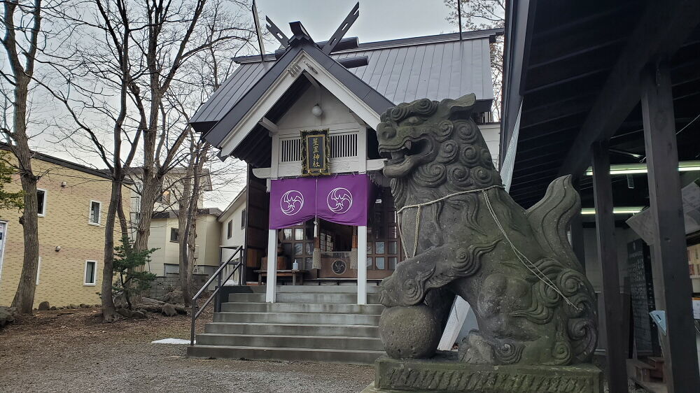 星置神社 狛犬と社殿