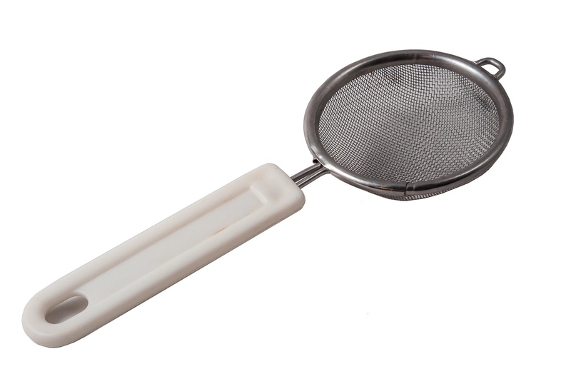 こし器の代用に使える身近な道具まとめ｜ふるいがないときの簡単な工夫と使い分け