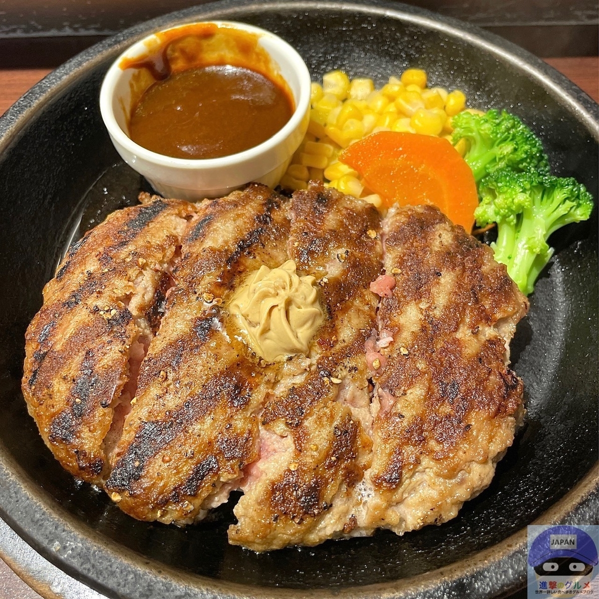 Ikinari Steak] Impression of a hamburger steak full of gravy with demi