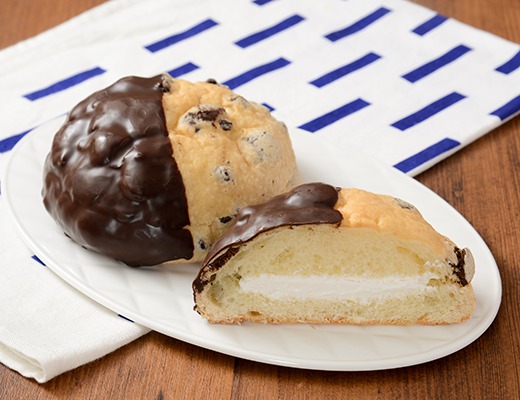めろんさん専用 ローソンから「チョコチップメロンパン」が新登場！サンドしたホイップ