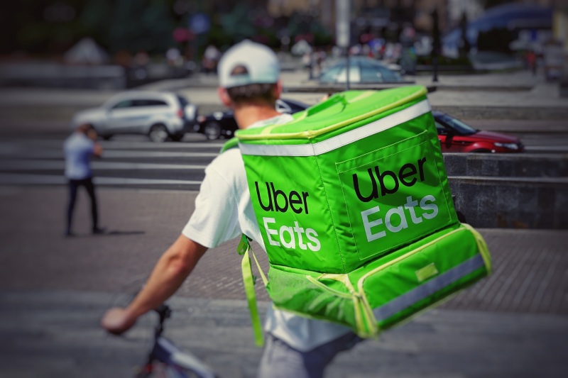 Uber Eats（ウーバーイーツ）大宰府市で注文開始！配達エリアや登録 