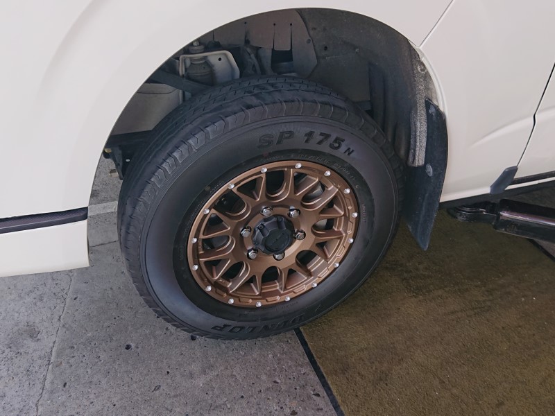 ハイエースのアルミホイール weds MUD VANCE 08／ウェッズ