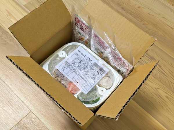 f:id:shino5:20200108145303j:plain まごころケアの宅配弁当が届きました
