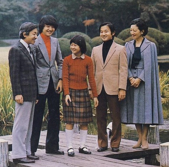 美智子様のファッション ダイアナ妃やグレースケリー 英国女王を意識した皇室のエレガンス アカネのスピリチュアルダイアリー