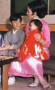美智子様のファッション ダイアナ妃やグレースケリーを意識した皇室のエレガンス 確立した美智子様スタイル アカネのスピリチュアルダイアリー 美智子様のファッション ダイアナ妃やグレースケリーを意識した皇室のエレガンス 確立した美智子様スタイル アカネのスピリチュアルダイアリー