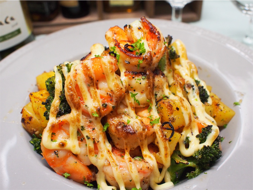 【レシピ】絶品！エビとじゃがいものスパイシー炙りマヨ♡ しにゃごはん blog