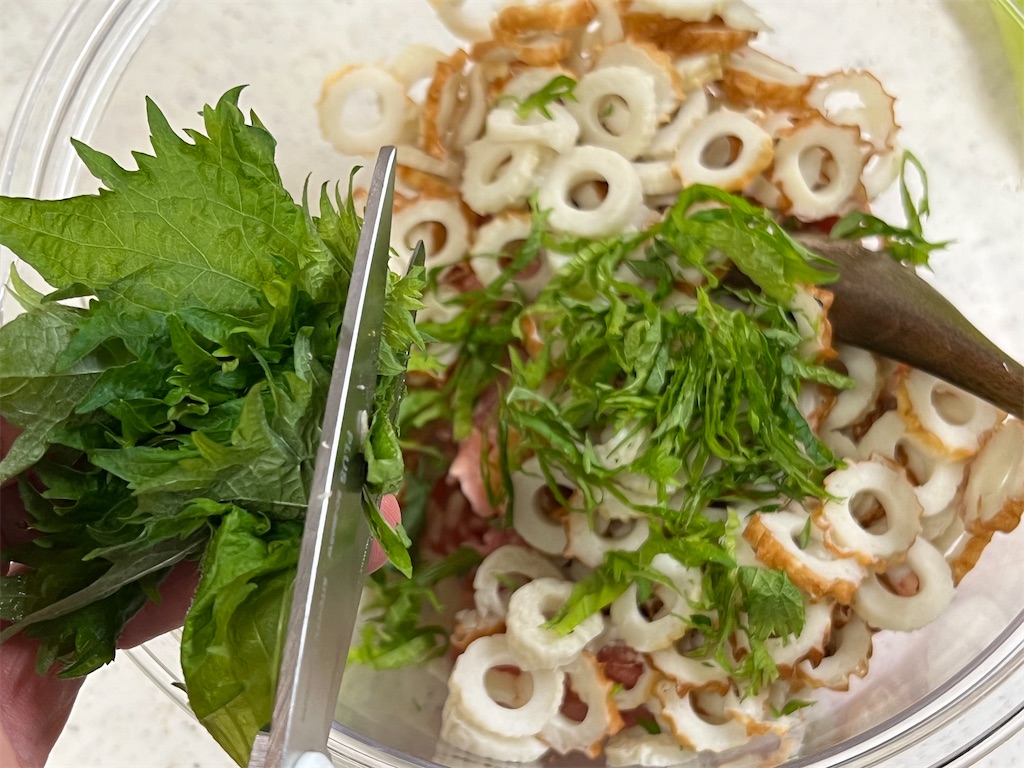 レシピ】ちくわでかさ増し♬甘辛つくね♬ - しにゃごはん blog