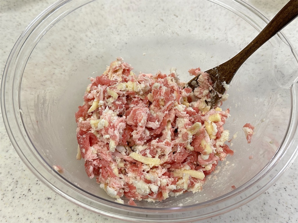 レシピ】ザクッとふわふわ♬はんぺん入り豚こまチーズカツ♬ - しにゃ