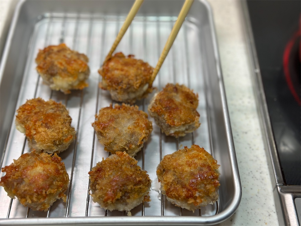 レシピ】ザクッとふわふわ♬はんぺん入り豚こまチーズカツ♬ - しにゃ