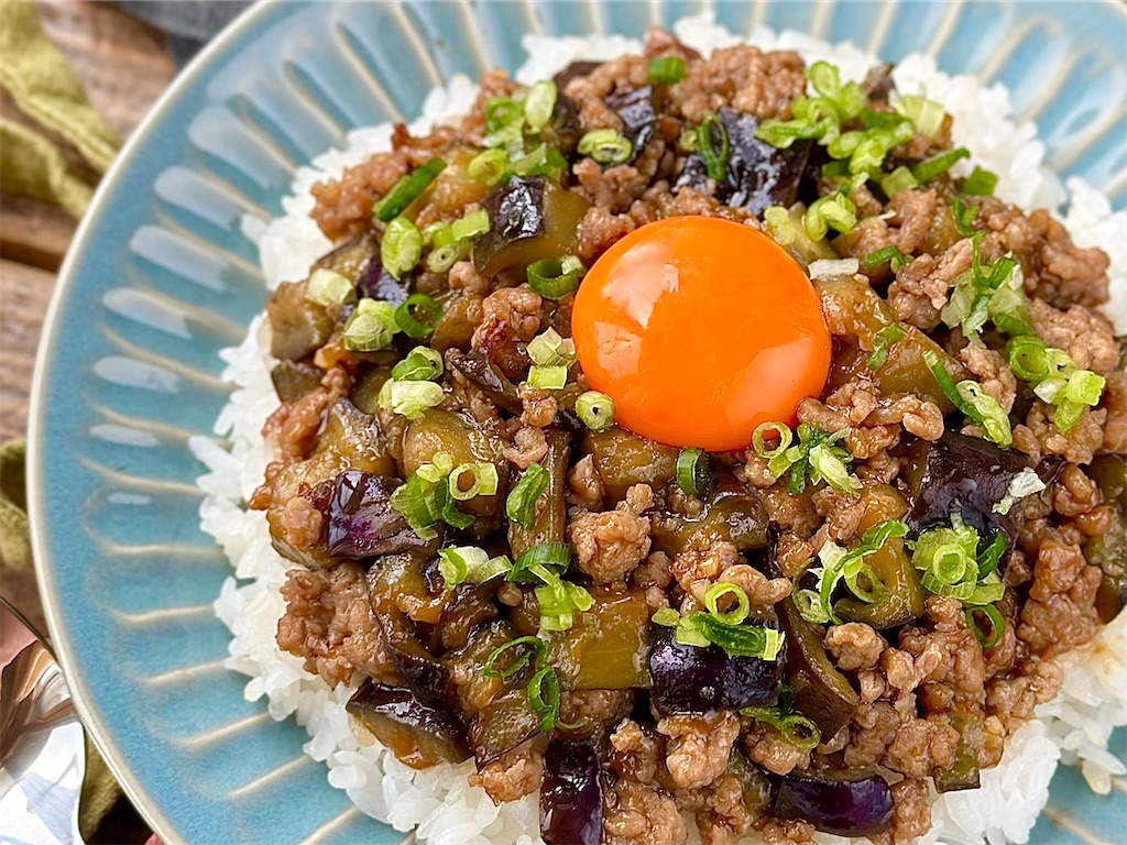 レシピ】トロトロ茄子とひき肉のスタミナ丼 - しにゃごはん blog
