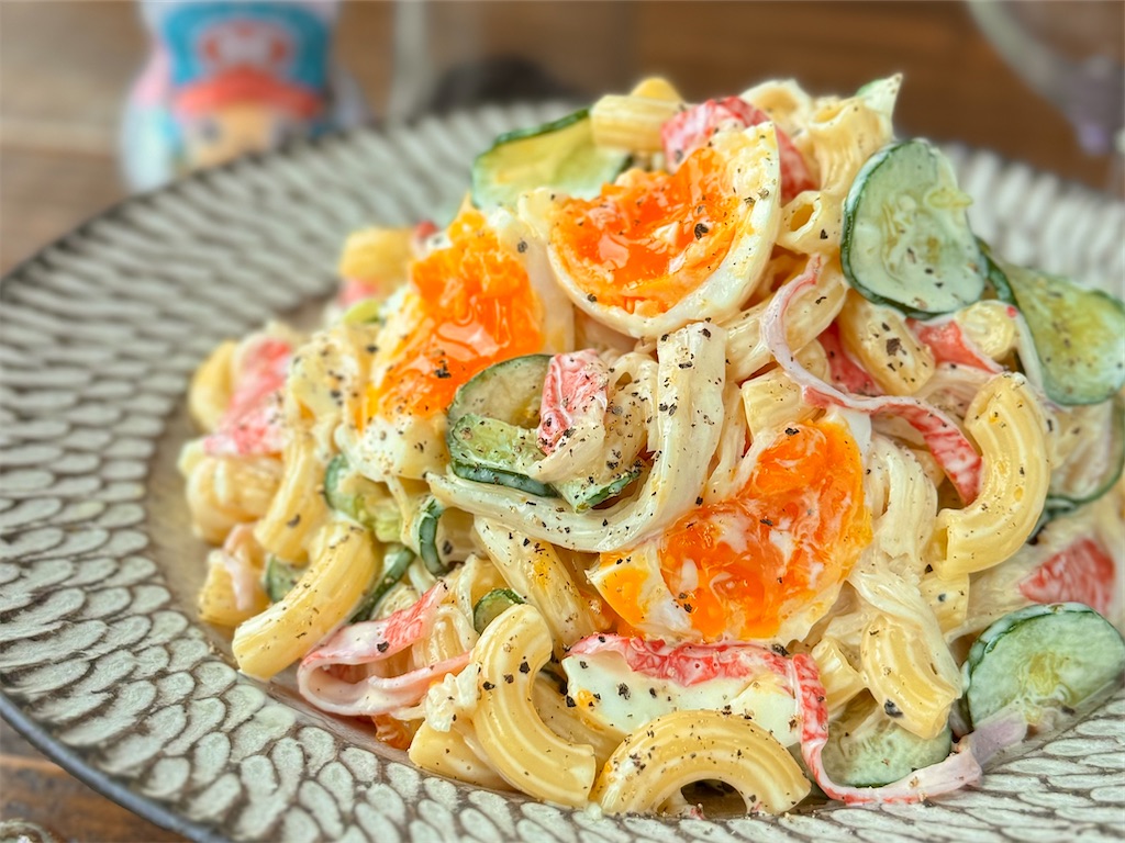 レシピ】抱えて食べたい♬うま味たっぷりマカロニサラダ - しにゃ