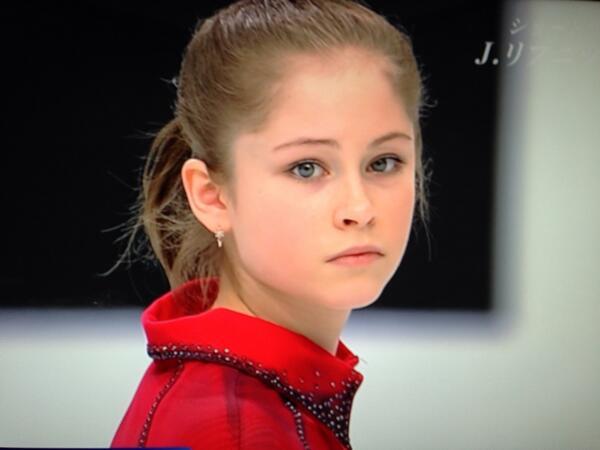 赤いコートの少女 こころの扉 赤いコートの少女 こころの扉