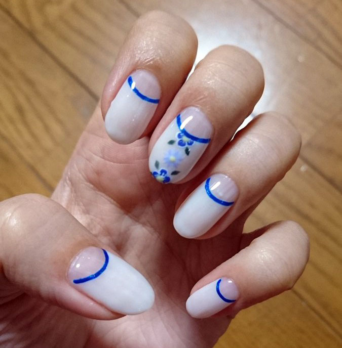 ▶︎ネイルパーツ/パールリムホワイト 今月もアートしっかり