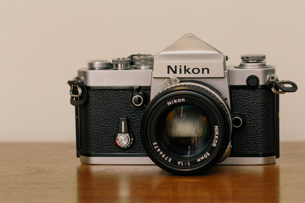 バースイヤーカメラ 『Nikon F2』 - 38-84