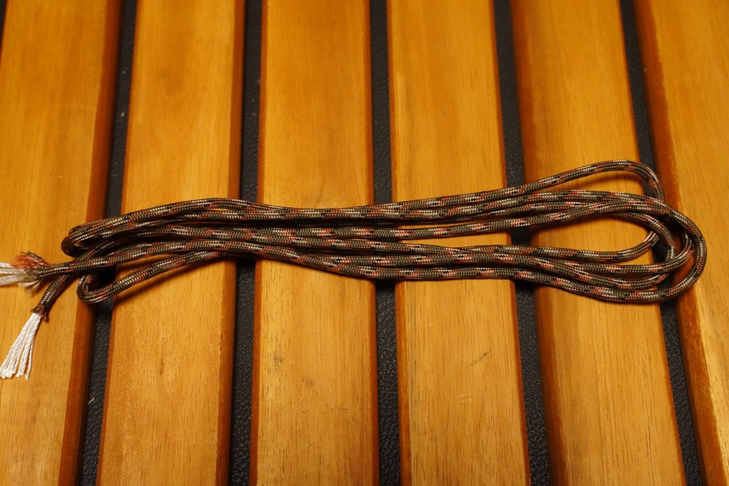 超簡単 ガイロープ 張り網 を自作してみた 自在金具とパラコードでオリジナリティを出す 強欲男は身をやつす