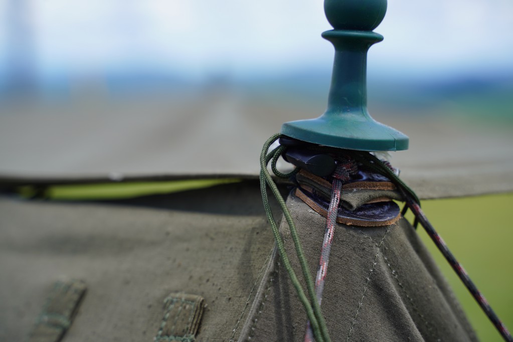 ロシア軍幕『プラシパラトカ』レビュー！パップテントへの設営方法もご