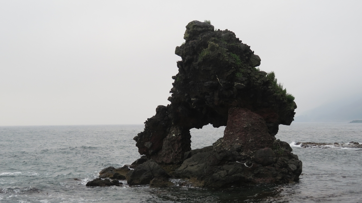 せたな町 奇岩ロードの窓岩 北海道ミテミル イッテミル 北海道観光スポット巡り旅