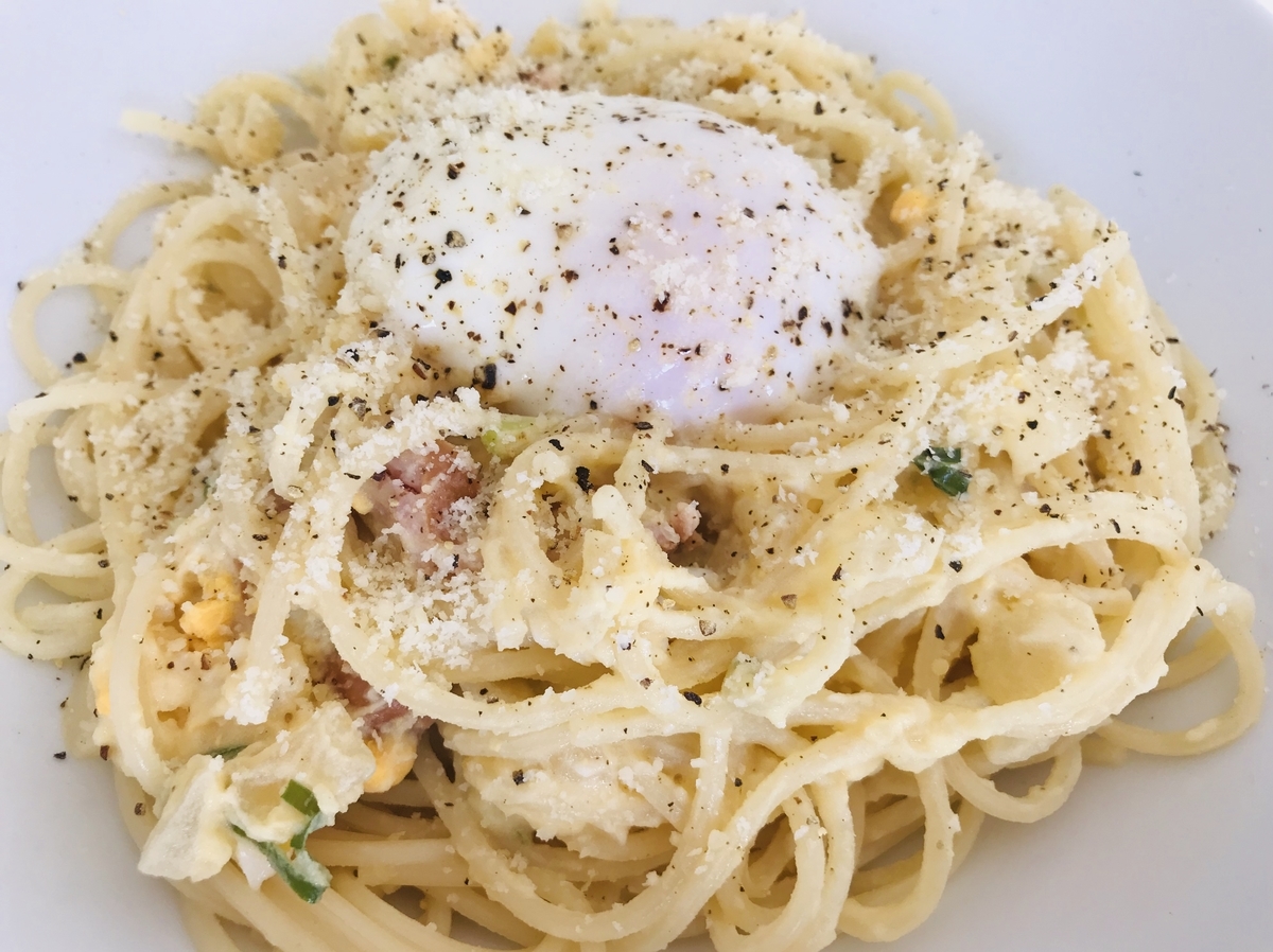 外国人奥様が作る美味しすぎるポテサラで作る「カルボナーラ」 - 国際 